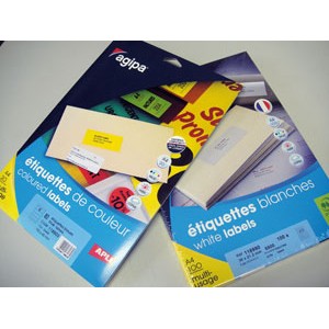 Etiquettes multiusage blanches colle permanente en pochettes de 500 feuilles au ft A4, coins droits