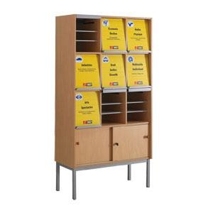 Meuble spécial ONISEP à 9 casiers de 3 compartiments + 1 niche 2 portes, sur socle Meuble spécial ONISEP à 9 casiers de 3 compartiments + 1 niche 2 portes, sur socle